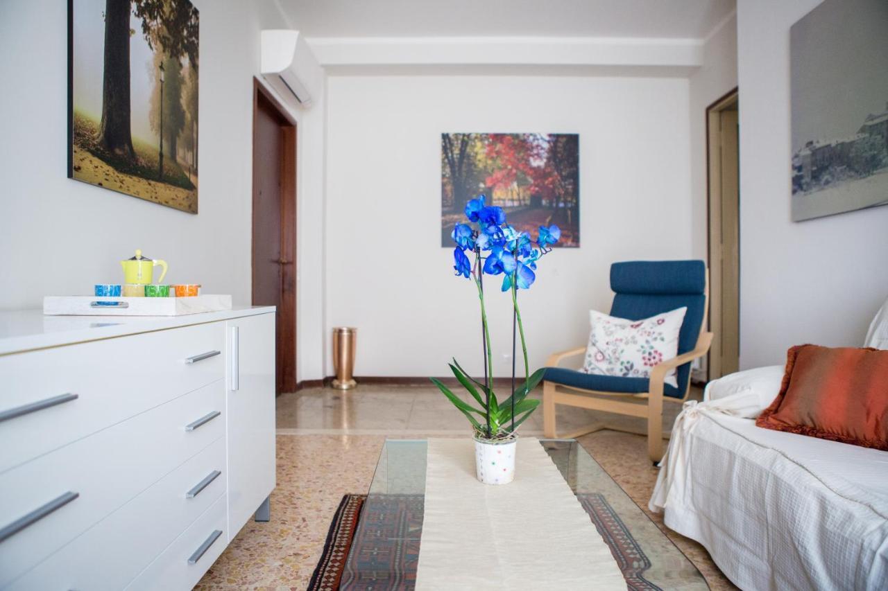 Parma A due passi dal Duomo Apartment Esterno foto